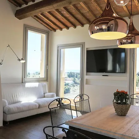 La Fonte Di Santa Regina 16, Emma Siena