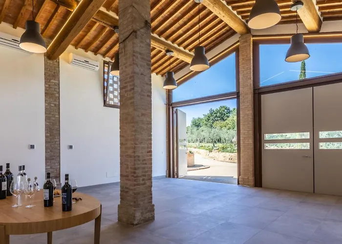 La Fonte Di Santa Regina 16, Emma Βίλα