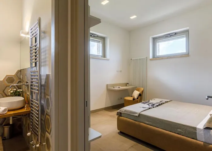 La Fonte Di Santa Regina 16, Emma