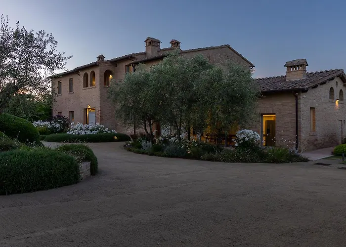 La Fonte Di Santa Regina 16, Emma Villa