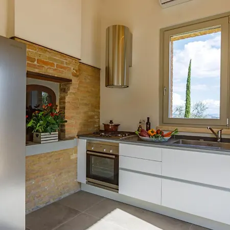 Вилла La Fonte Di Santa Regina 16, Emma