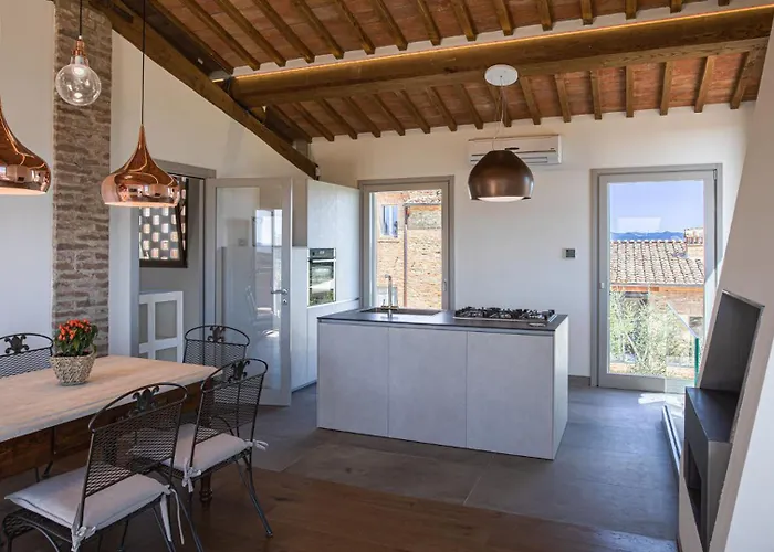 La Fonte Di Santa Regina 16, Emma *