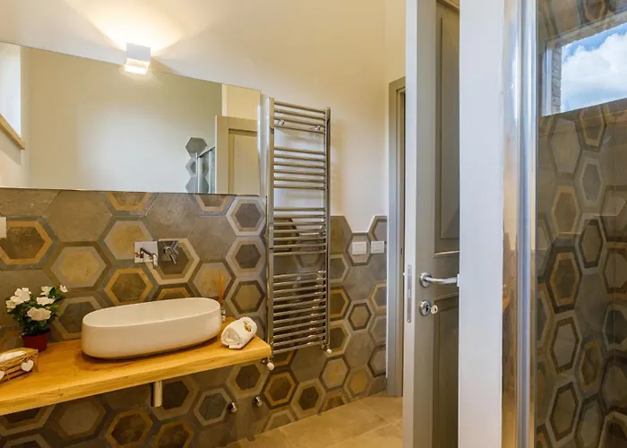 La Fonte Di Santa Regina 16, Emma Вилла